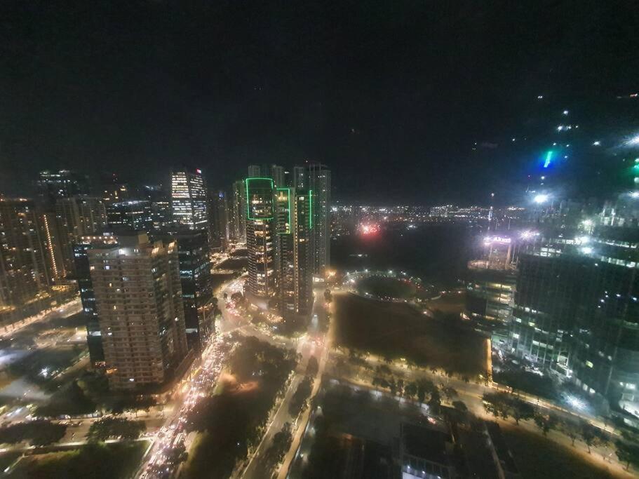 Bgc Taguig Cozy 2 Bedroom Loft, With Stunning Bgc Skyline View! 马尼拉 外观 照片